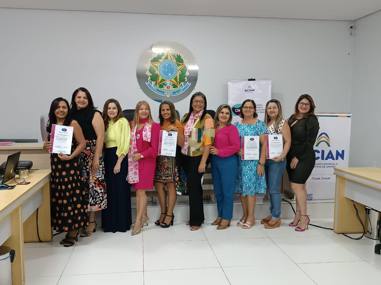 Empreendedoras de Ananás empossadas